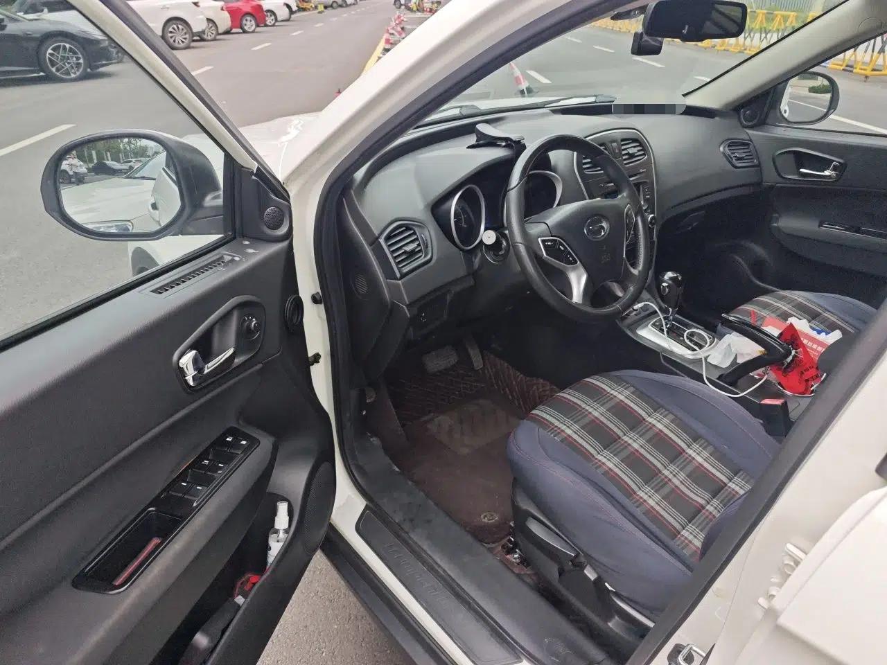 GAC Trumpchi GS5 2014 2.0L Automatic Two-Wheel Drive Deluxe Edition — миниатюра 17