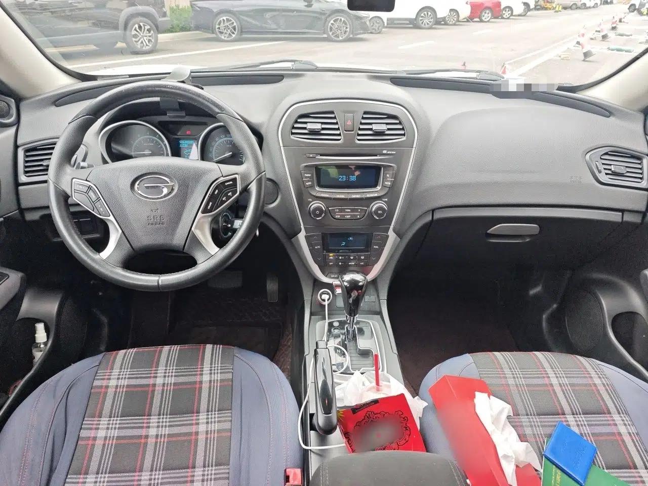 GAC Trumpchi GS5 2014 2.0L Automatic Two-Wheel Drive Deluxe Edition — миниатюра 10