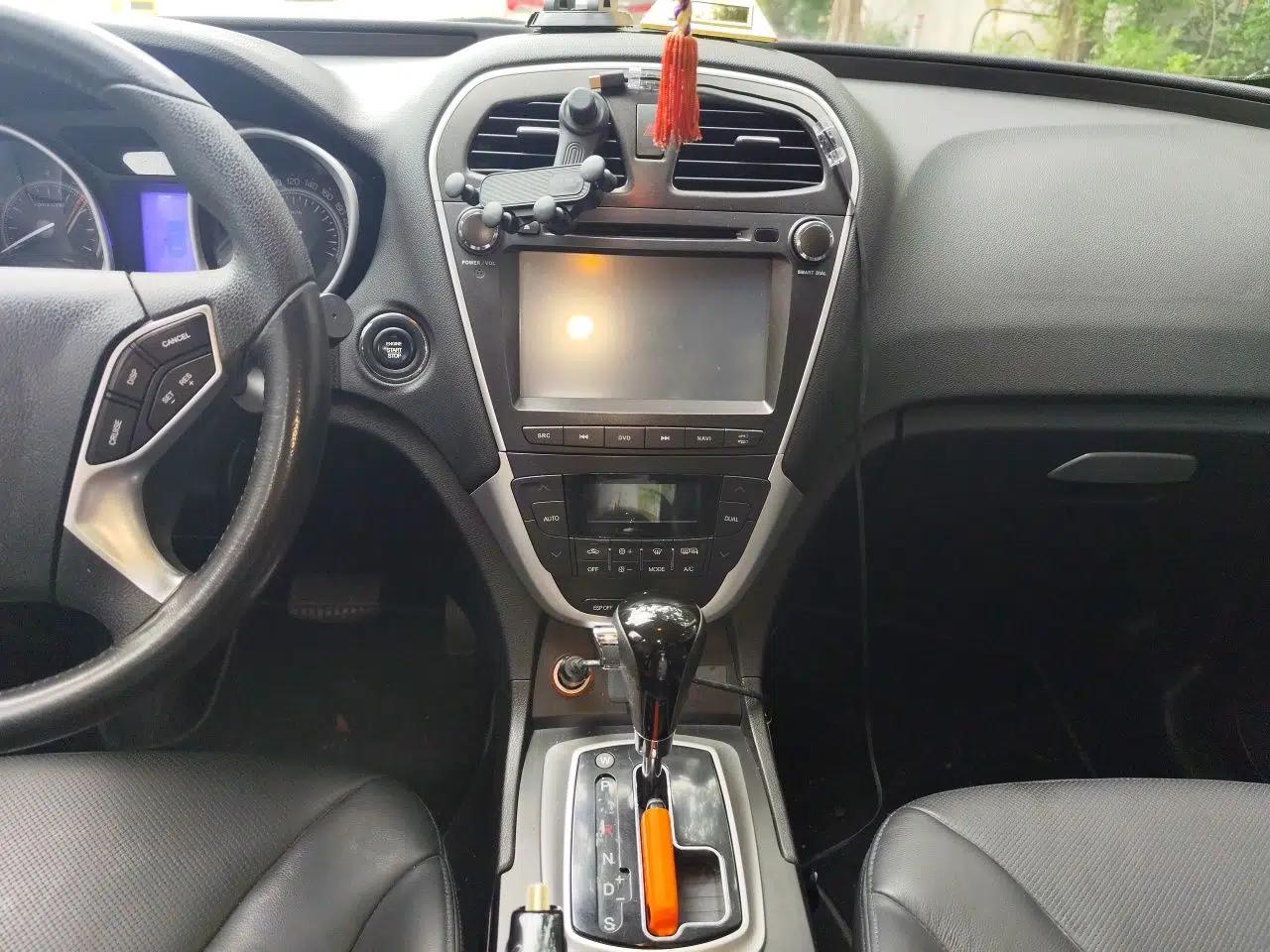 GAC Trumpchi GS5 2012 2.0L Automatic Two-Wheel Drive Anniversary Edition — миниатюра 14