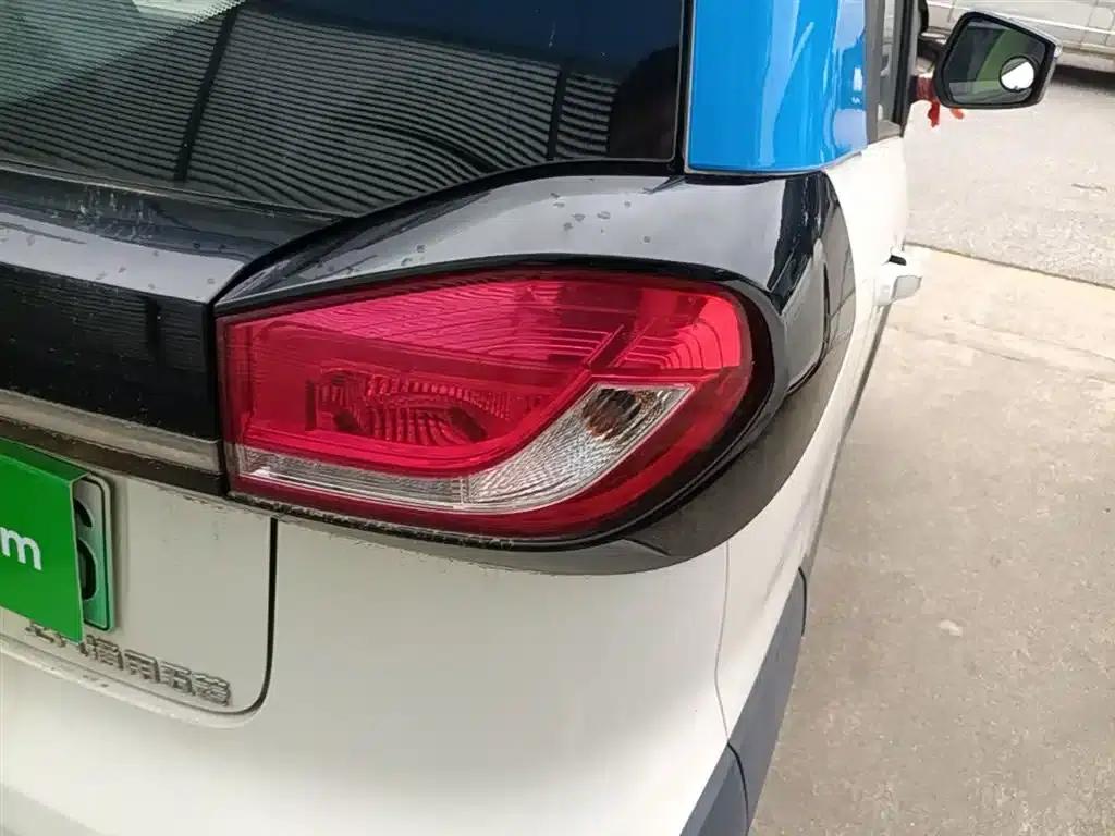 Baojun E100 2019 Model 250KM Smart Edition — миниатюра 8