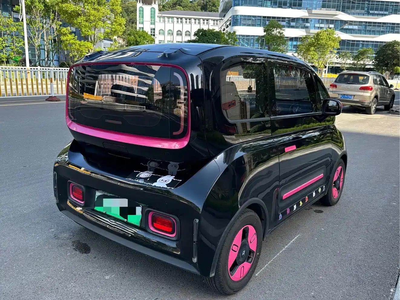 Baojun E300 2020 Plus Interstellar Intelligent Driving Edition — миниатюра 5