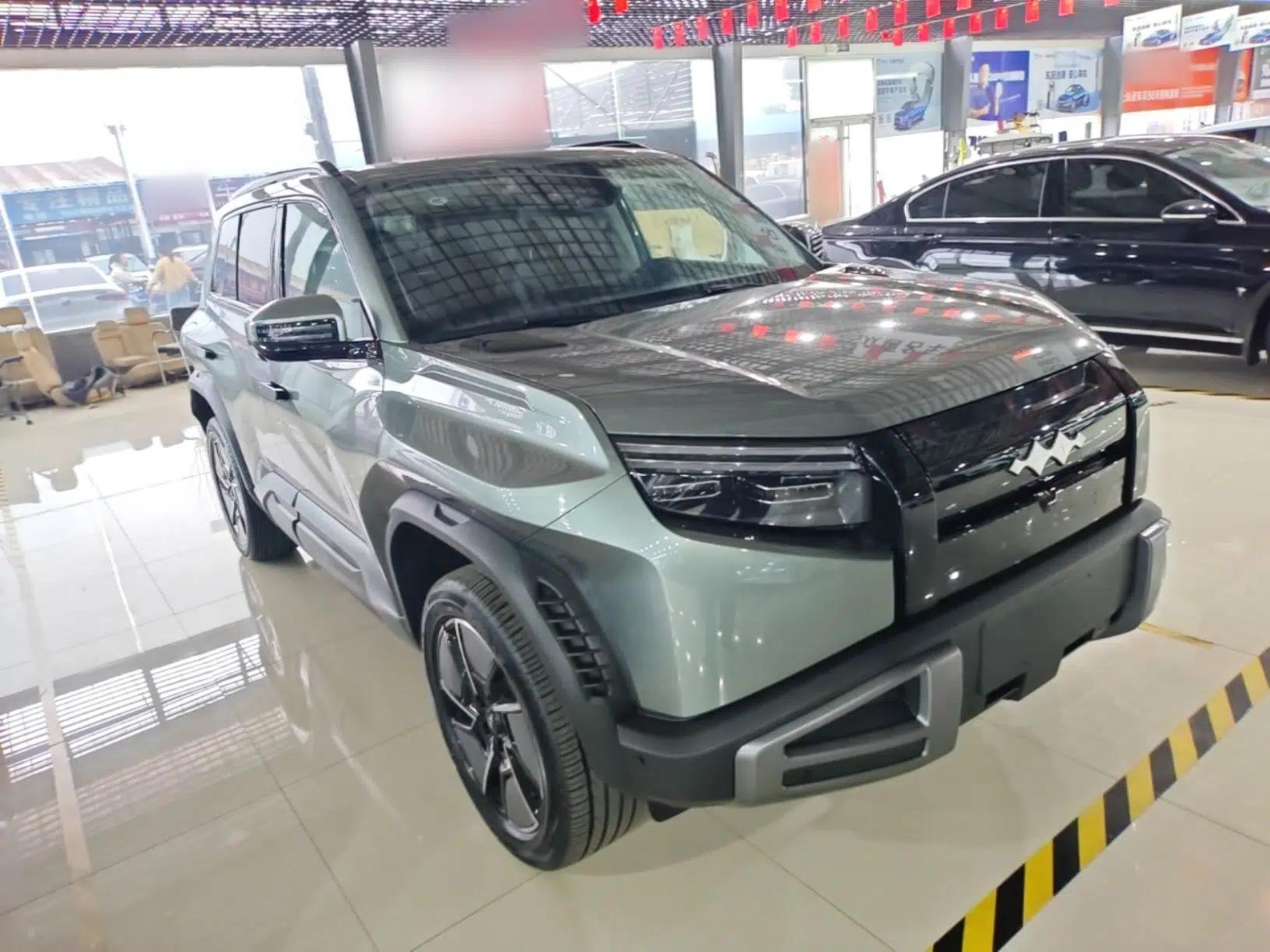 Formula Leopard Titanium 3 2025 501KM All-Wheel Drive Intelligent Driving Ultra Version — миниатюра 3