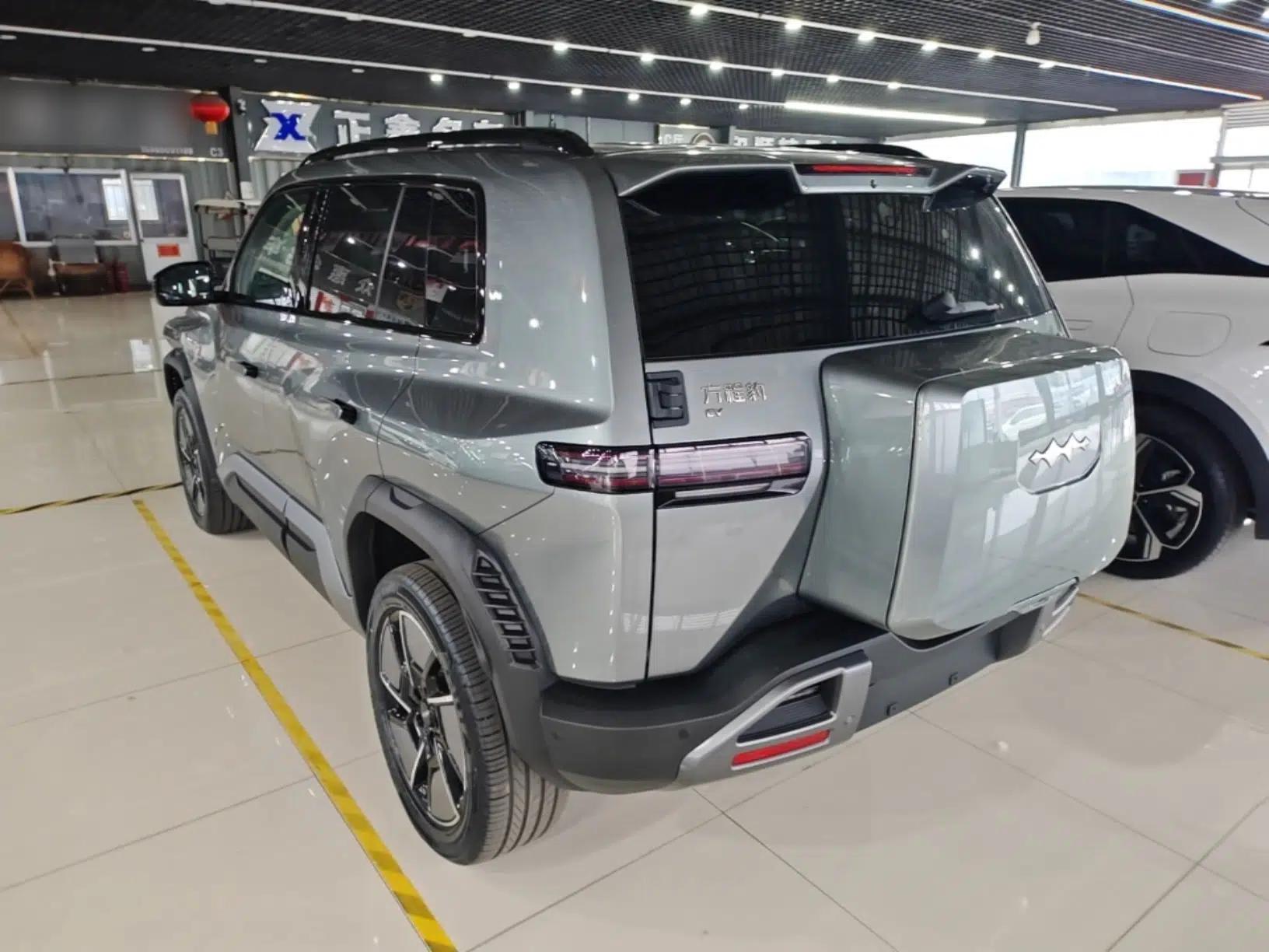 Formula Leopard Titanium 3 2025 501KM All-Wheel Drive Intelligent Driving Ultra Version — миниатюра 4