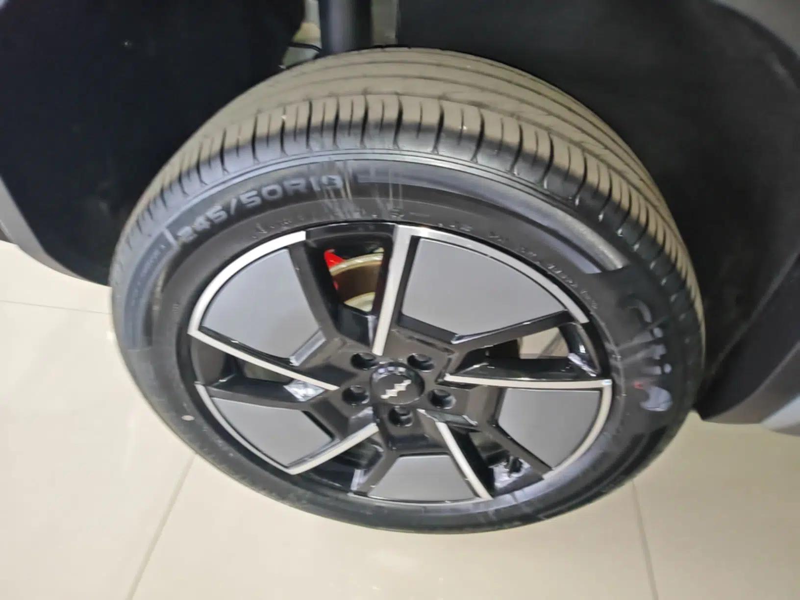 Formula Leopard Titanium 3 2025 501KM All-Wheel Drive Intelligent Driving Ultra Version — миниатюра 10