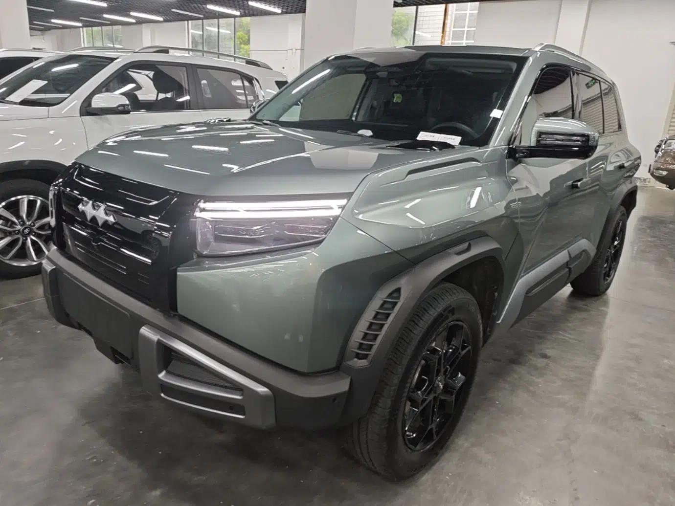 Formula Leopard Titanium 3 2025 501 km Range Rear-Wheel Drive Intelligent Driving Max Edition — миниатюра 1