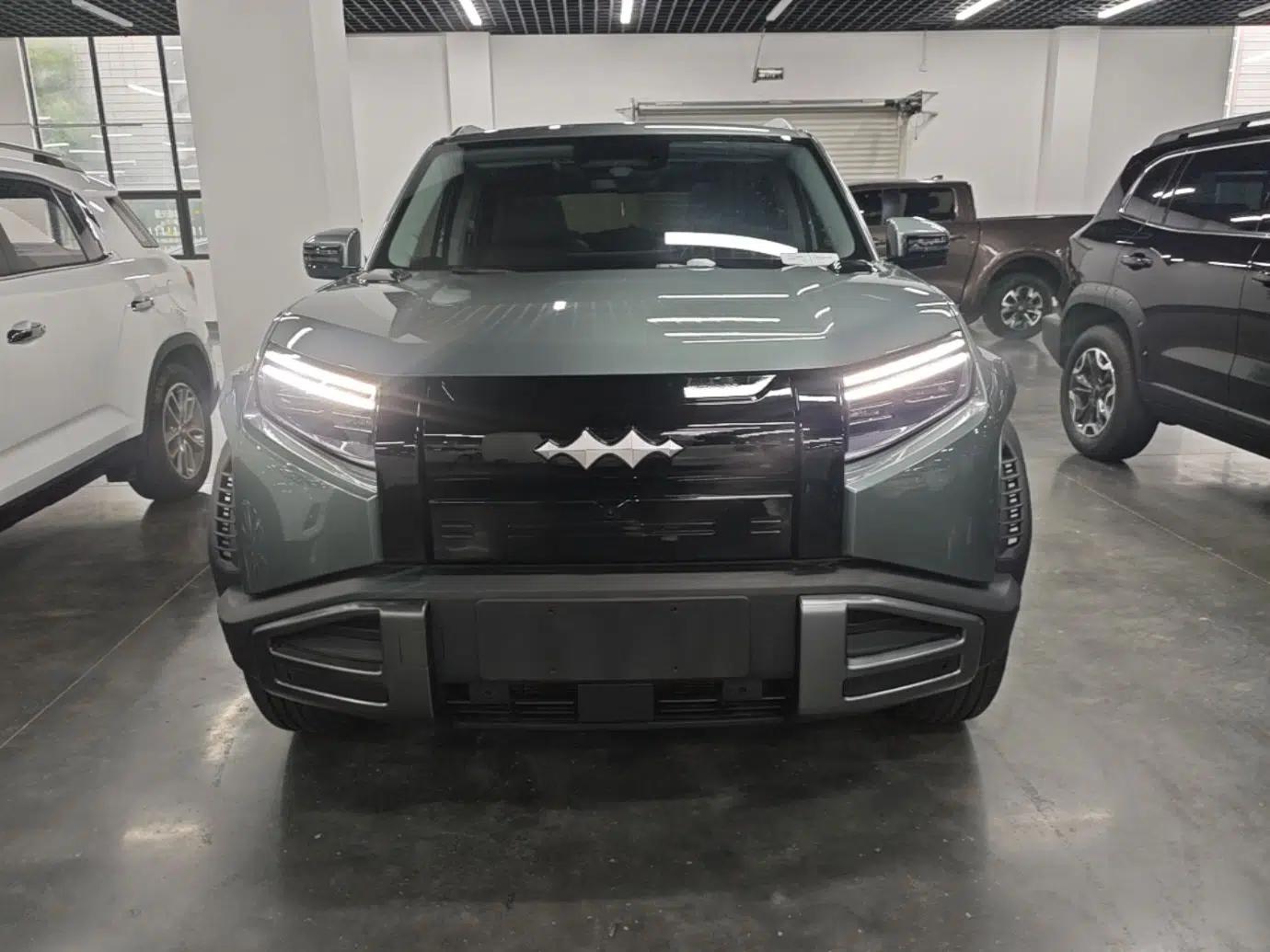 Formula Leopard Titanium 3 2025 501 km Range Rear-Wheel Drive Intelligent Driving Max Edition — миниатюра 2