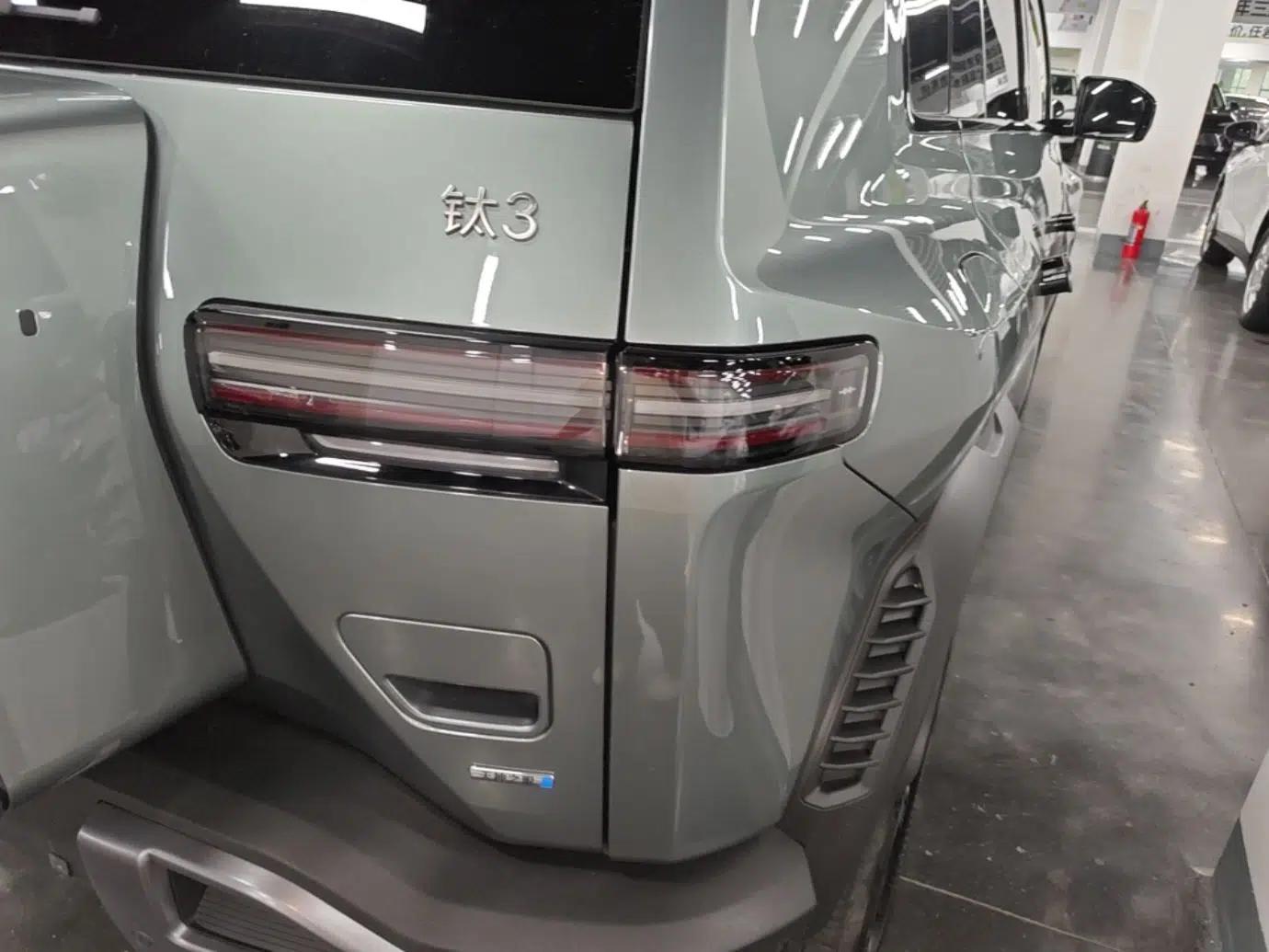 Formula Leopard Titanium 3 2025 501 km Range Rear-Wheel Drive Intelligent Driving Max Edition — миниатюра 7