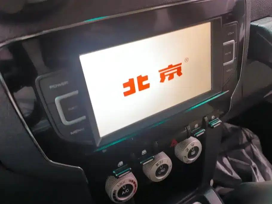 Beijing BJ40 2016 40L 2.3T Automatic 4WD Premium Edition — миниатюра 13