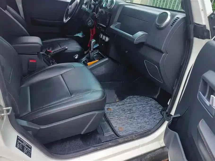 Beijing BJ40 2016 40L 2.3T Automatic 4WD Premium Edition — миниатюра 8