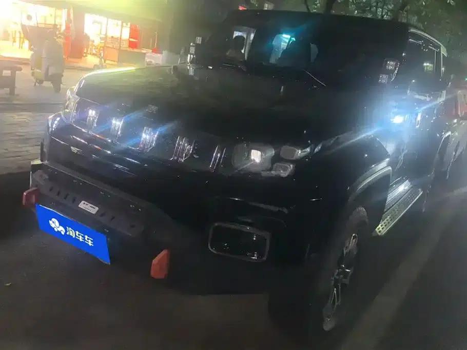 Beijing BJ40 2023 2.0T Automatic 4WD City Hunter Edition (Hero Model) — миниатюра 1