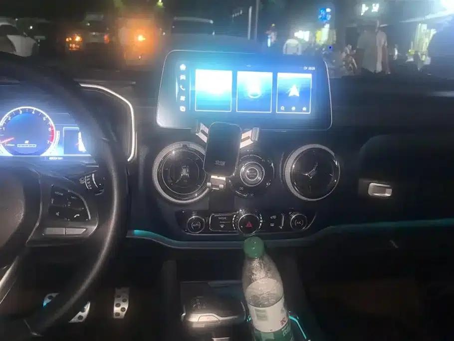 Beijing BJ40 2023 2.0T Automatic 4WD City Hunter Edition (Hero Model) — миниатюра 13