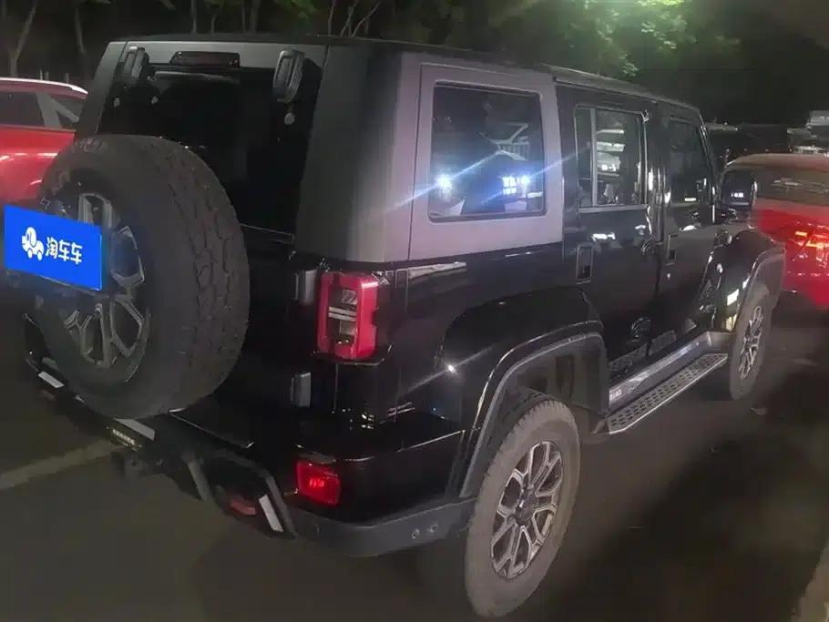 Beijing BJ40 2023 2.0T Automatic 4WD City Hunter Edition (Hero Model) — миниатюра 3