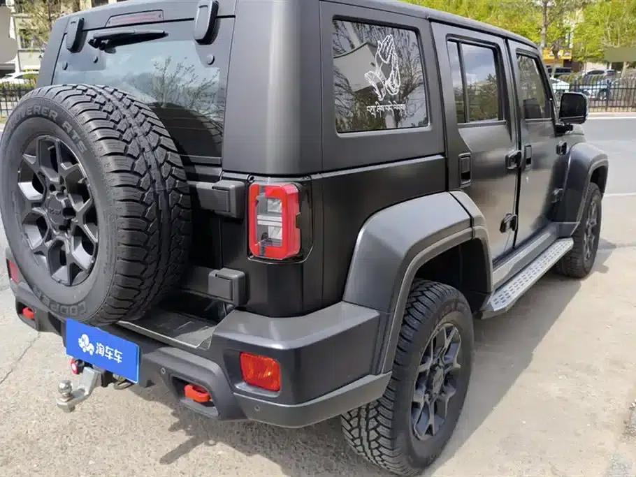 Beijing BJ40 2023 2.0D Automatic 4WD Blade Hero Edition (Hero Model) — миниатюра 3