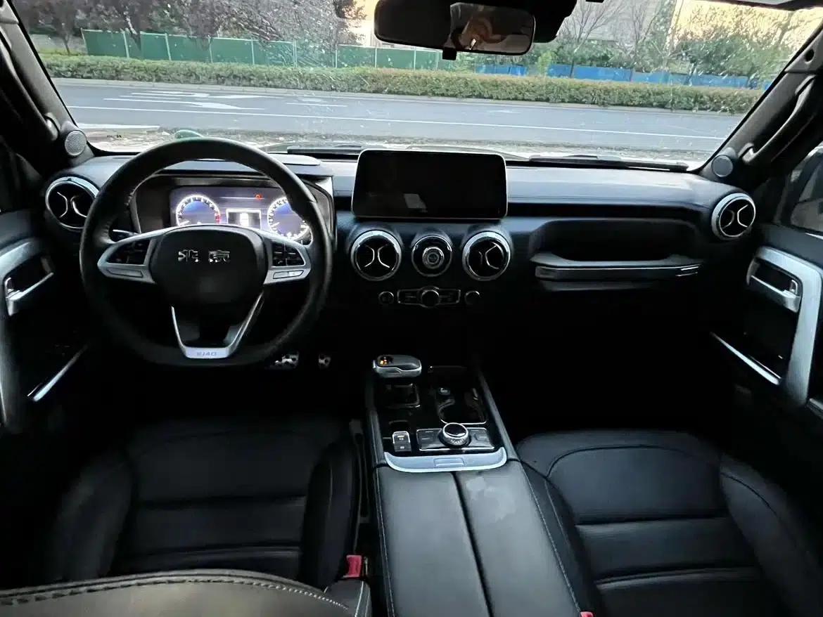 Beijing BJ40 2021 2.0D Automatic 4WD Blade Hero Edition (Hero Model) — миниатюра 5