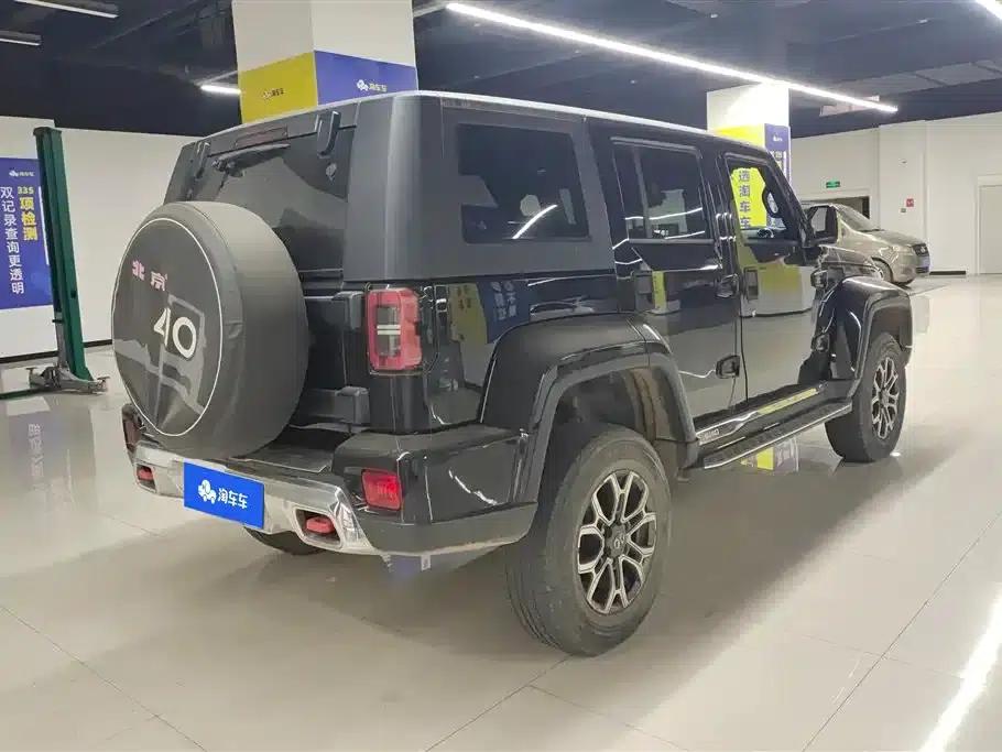 Beijing BJ40 2019 2.3T Automatic 4WD City Hunter Flagship Edition (National VI Emission Standard) — миниатюра 3