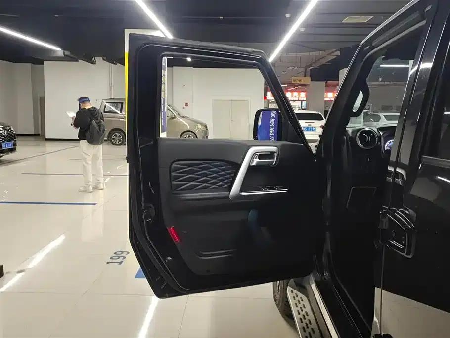 Beijing BJ40 2019 2.3T Automatic 4WD City Hunter Flagship Edition (National VI Emission Standard) — миниатюра 7