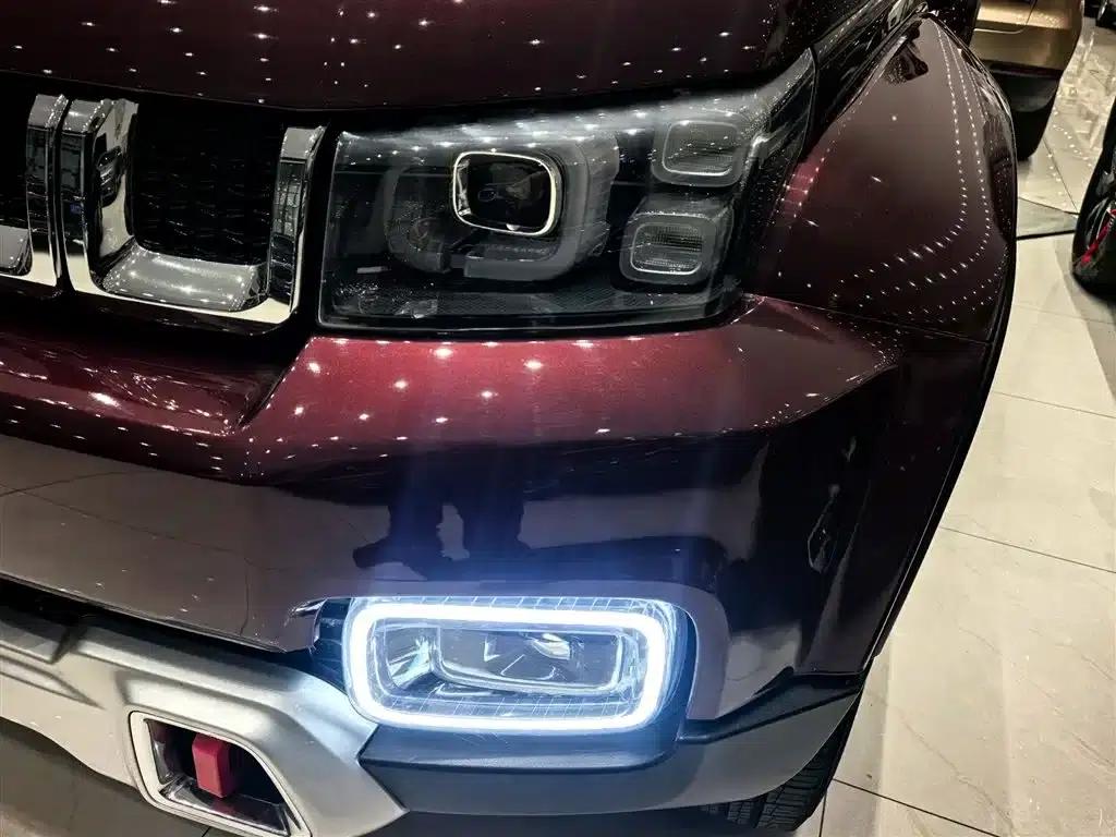 Beijing BJ40 2018 PLUS 2.0T Manual 4WD Premium Edition (National V Emission Standard) — миниатюра 8