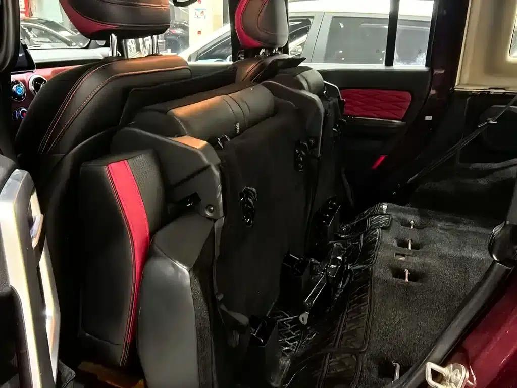 Beijing BJ40 2018 PLUS 2.0T Manual 4WD Premium Edition (National V Emission Standard) — миниатюра 10