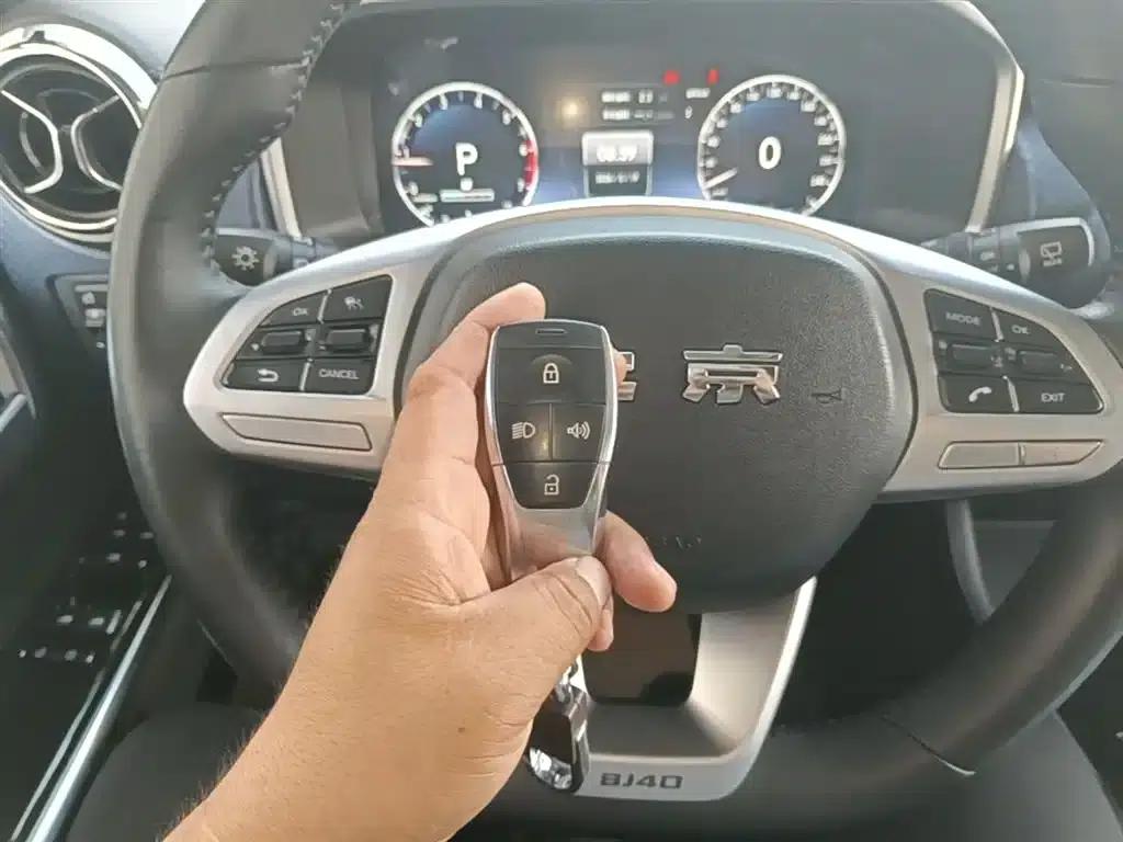 Beijing BJ40 2020 2.0T Automatic 4WD City Hunter Edition (Hero Model) — миниатюра 9