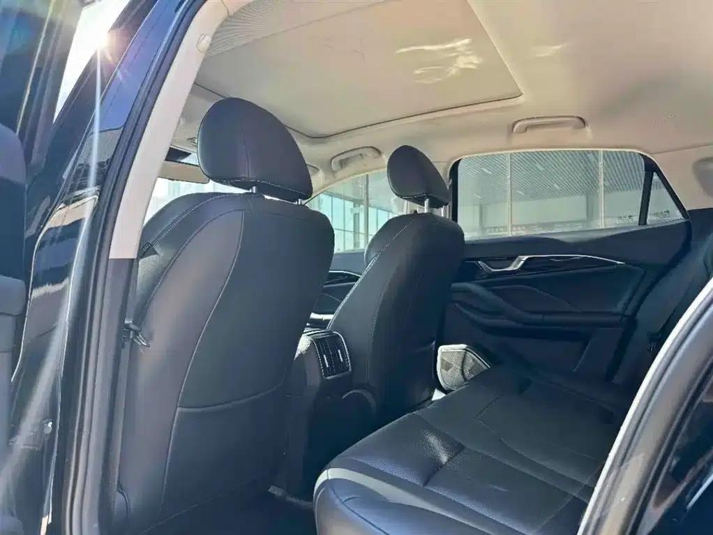 Bestune B70 2023 Model, Third Generation, 1.5T Automatic Enjoyment Edition — миниатюра 5