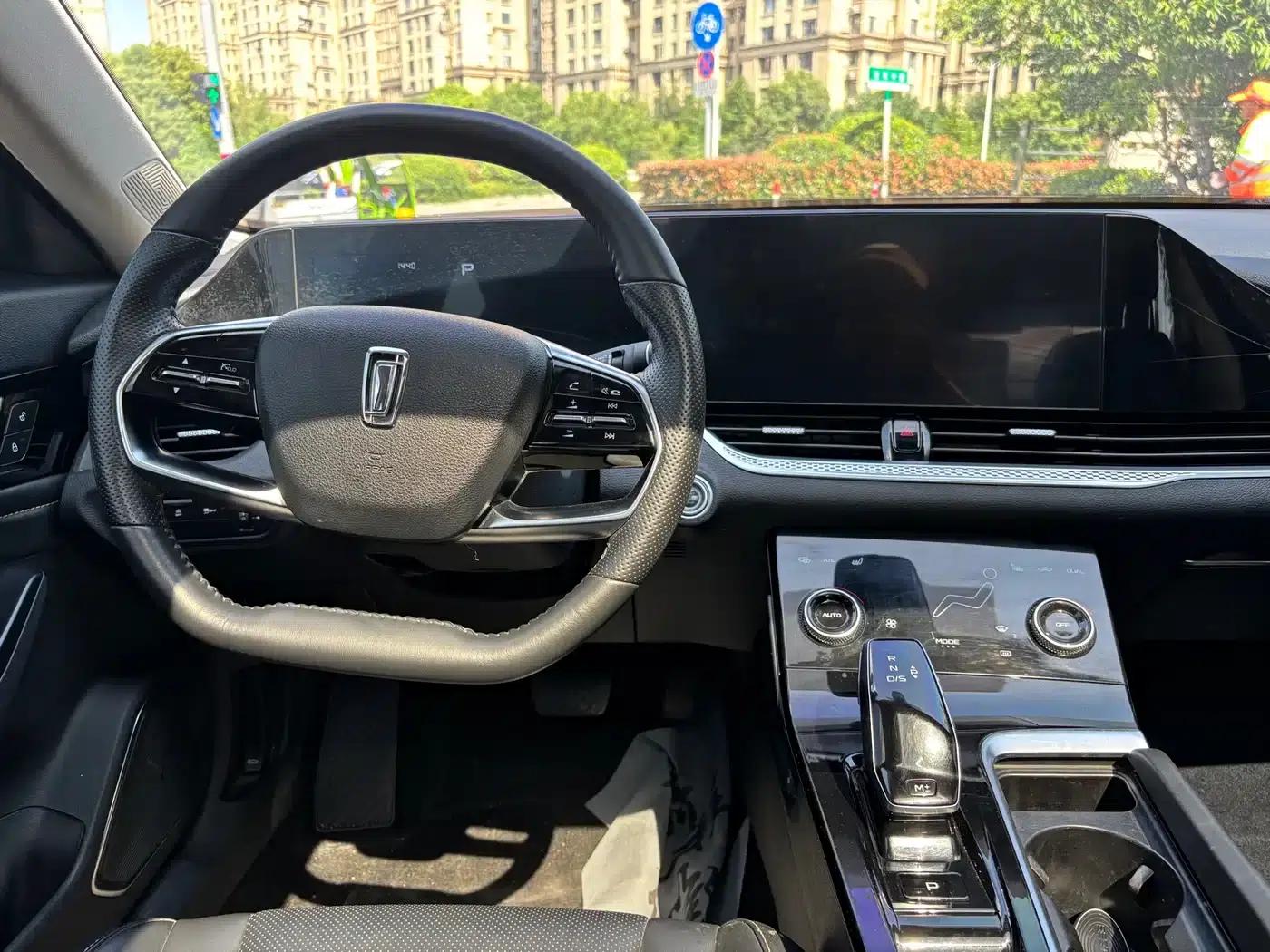 Bestune B70 2022 Model, Third Generation, 1.5T Automatic Enjoyment Edition — миниатюра 9