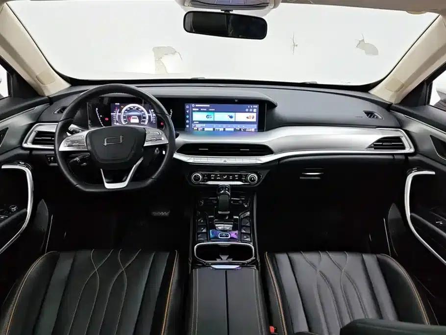 Bestune T77 2023 1.5T Automatic Luxury Edition — миниатюра 12