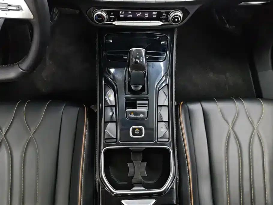 Bestune T77 2023 1.5T Automatic Luxury Edition — миниатюра 16