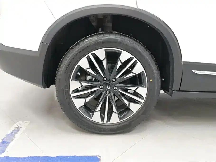 Bestune T77 2023 1.5T Automatic Luxury Edition — миниатюра 6