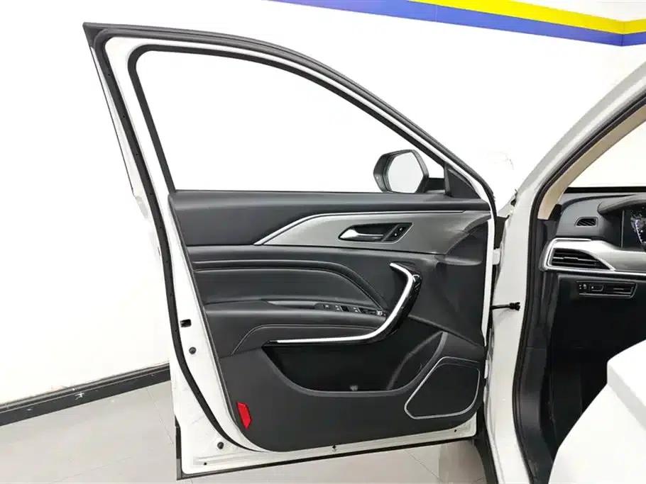Bestune T77 2023 1.5T Automatic Luxury Edition — миниатюра 7