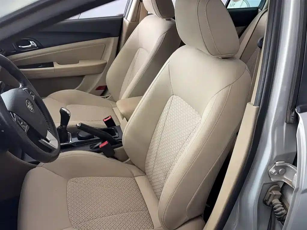 Besturn B50 2013 1.6L Manual Deluxe Edition — миниатюра 13