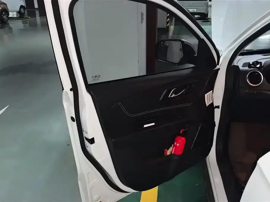 Besturn X40 2017 1.6L Automatic Connected Smart Edition — миниатюра 7