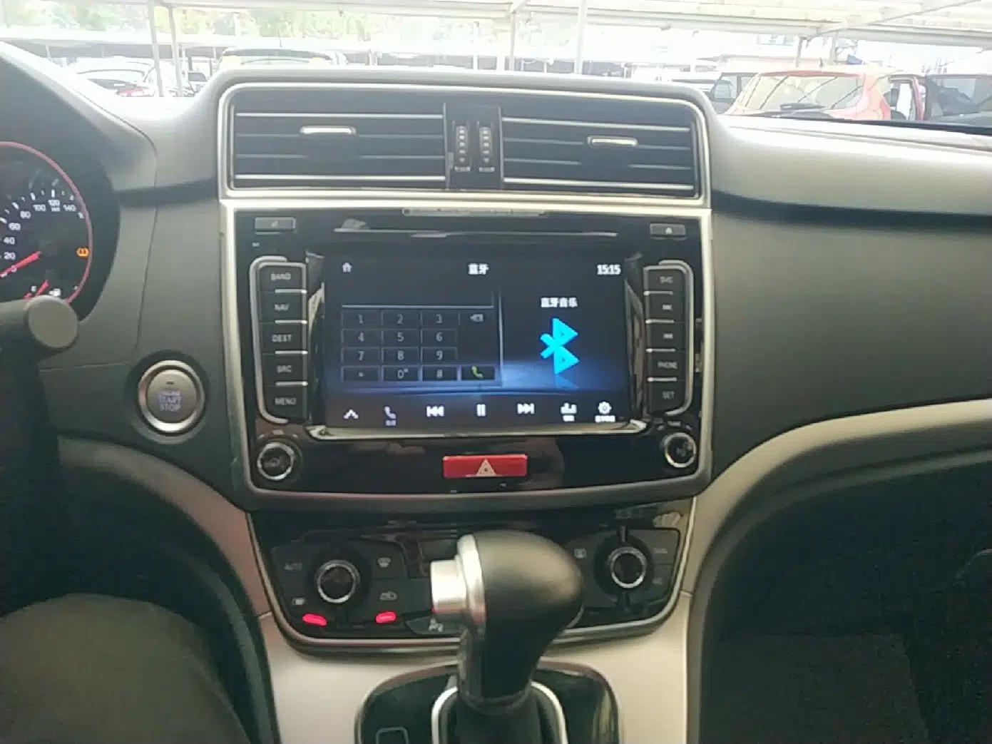 Haval M6 2017 1.5T Automatic Two-Wheel Drive Elite Model — миниатюра 16