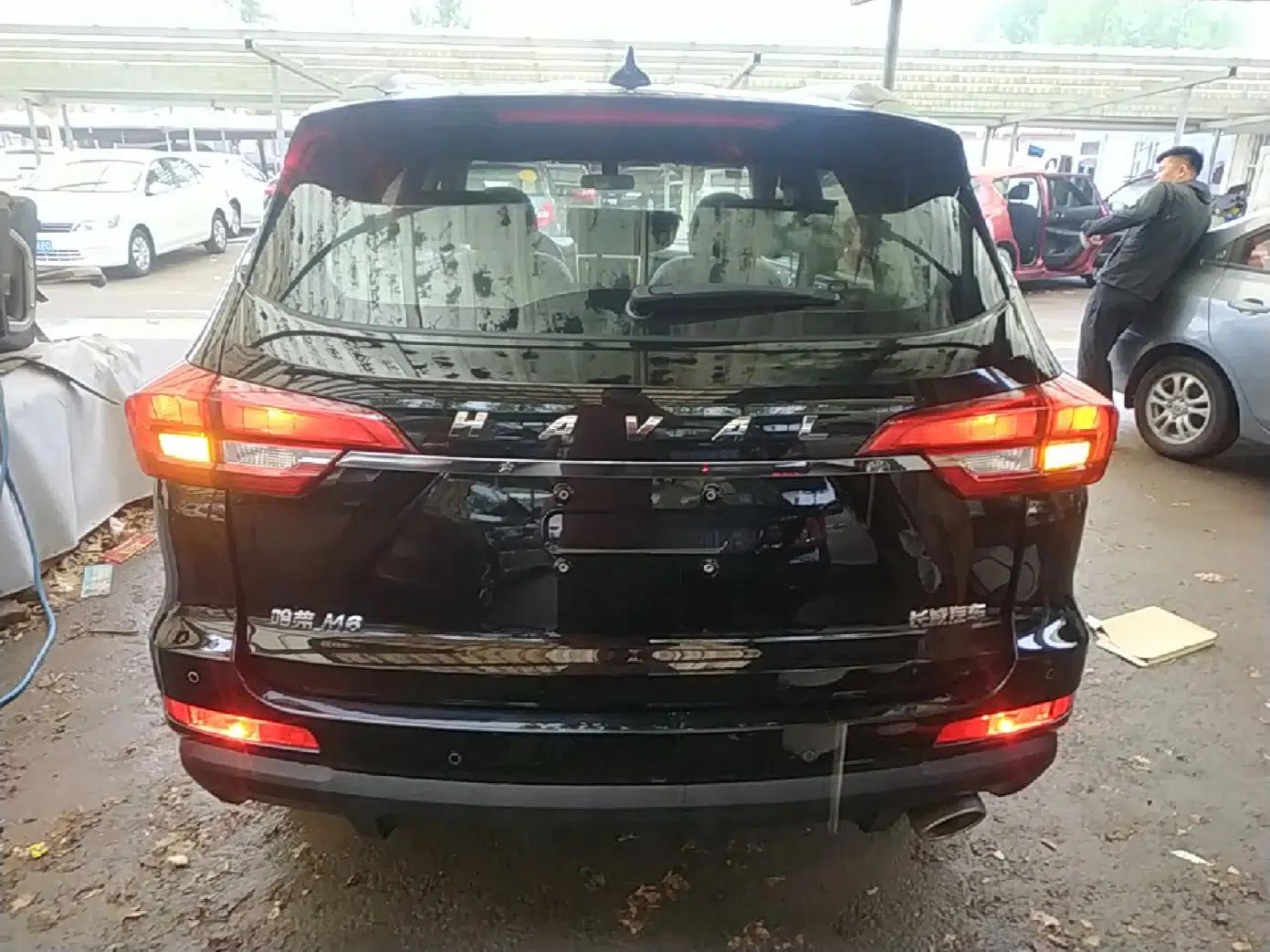 Haval M6 2017 1.5T Automatic Two-Wheel Drive Elite Model — миниатюра 5