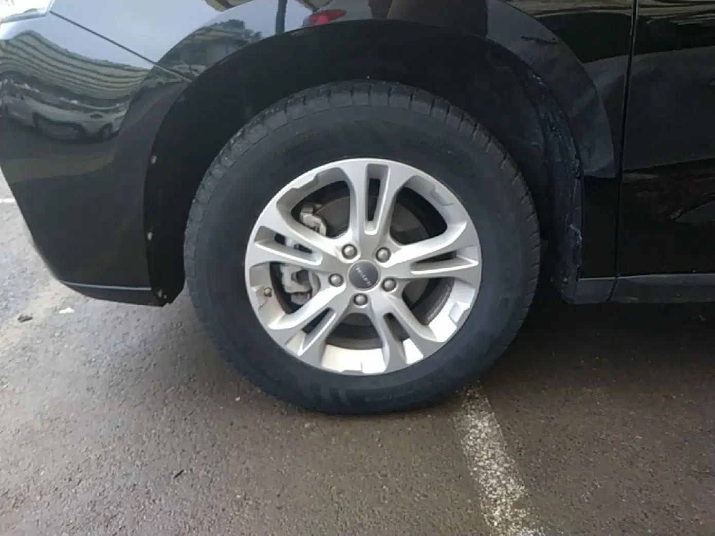 Haval M6 2017 1.5T Automatic Two-Wheel Drive Elite Model — миниатюра 8