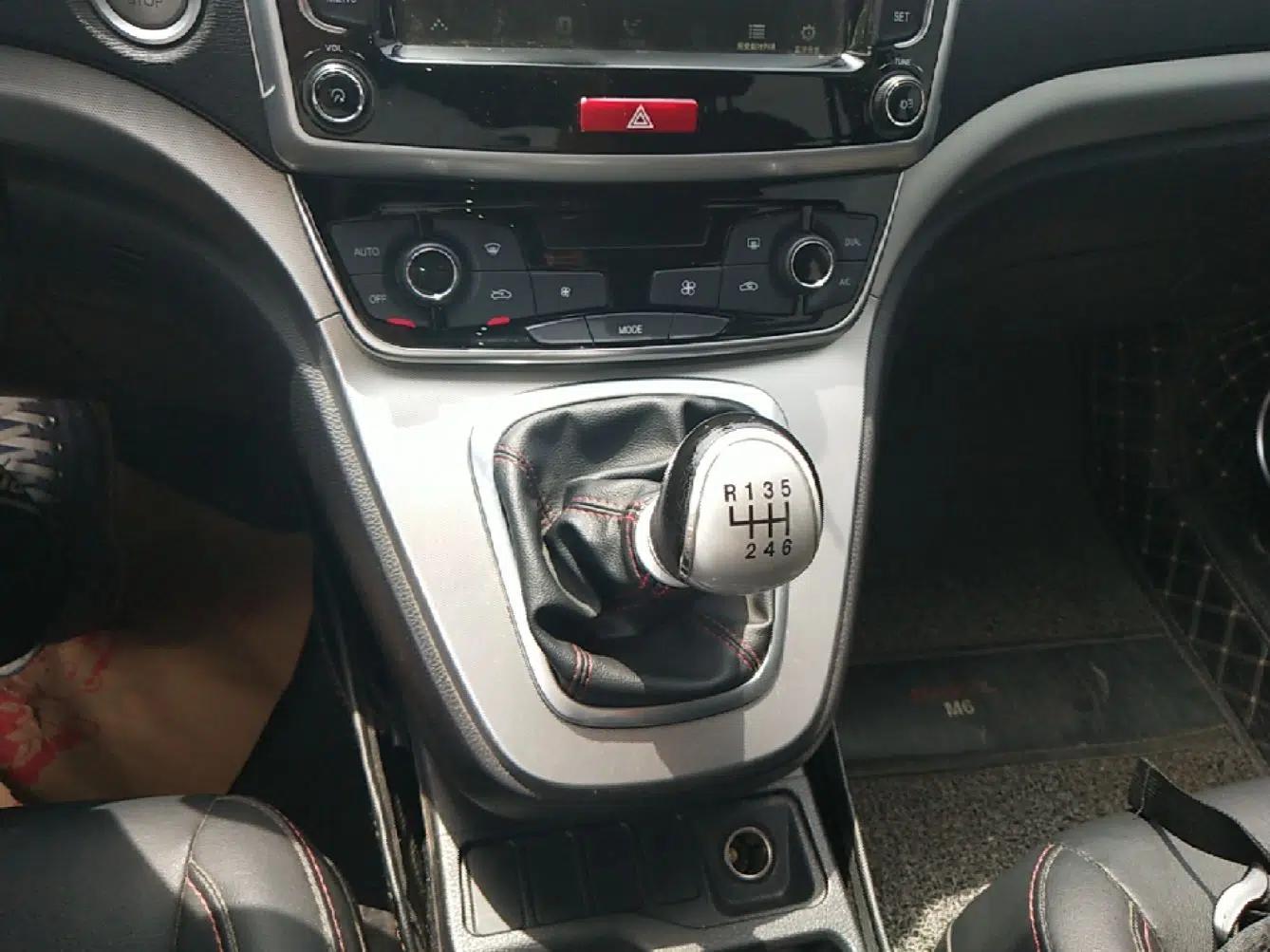 Haval M6 2019 1.5T Manual Two-Wheel Drive Elite Version China VI Standard — миниатюра 17