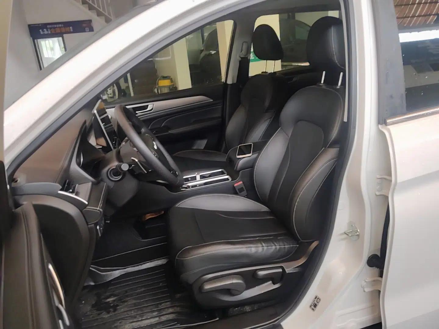 Haval M6 2021 PLUS 1.5T DCT Luxury Smart Connectivity Model — миниатюра 17