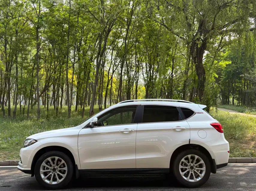 Haval H2 2017 Red-Label 1.5T Manual Two-Wheel Drive Luxury Model — миниатюра 3