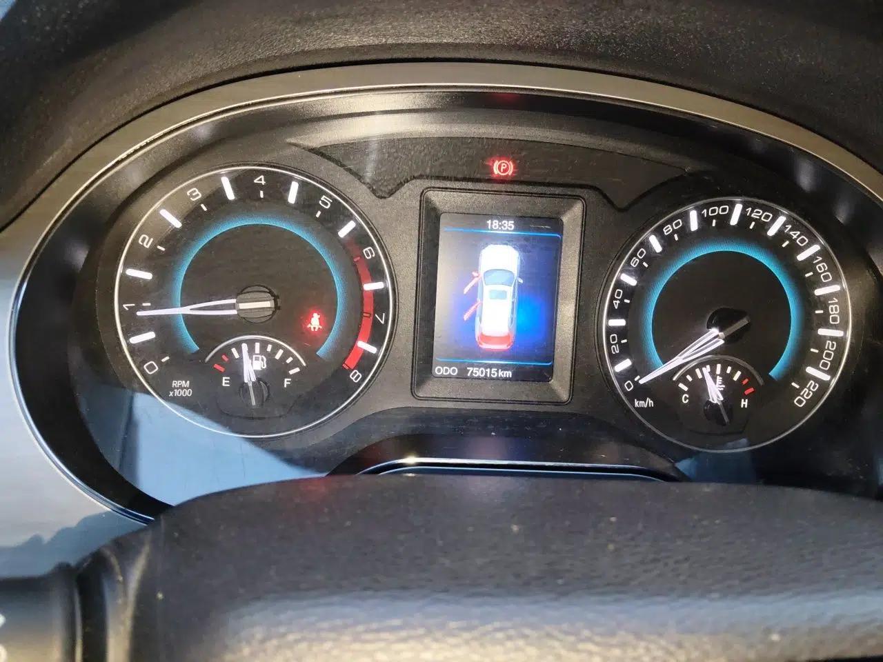 Haval H2 2014 1.5T Manual Two-Wheel Drive Elite Edition — миниатюра 12