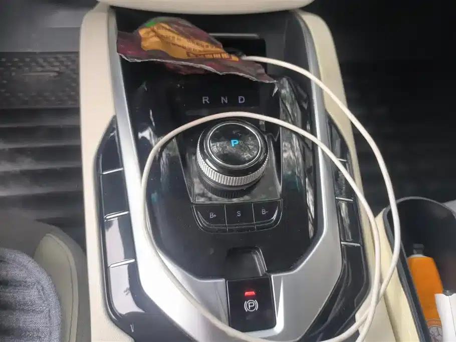 Beijing EU5 2018 R500 Smart Wind Edition — миниатюра 16