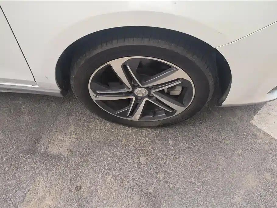 Beijing EU5 2018 R500 Smart Wind Edition — миниатюра 6