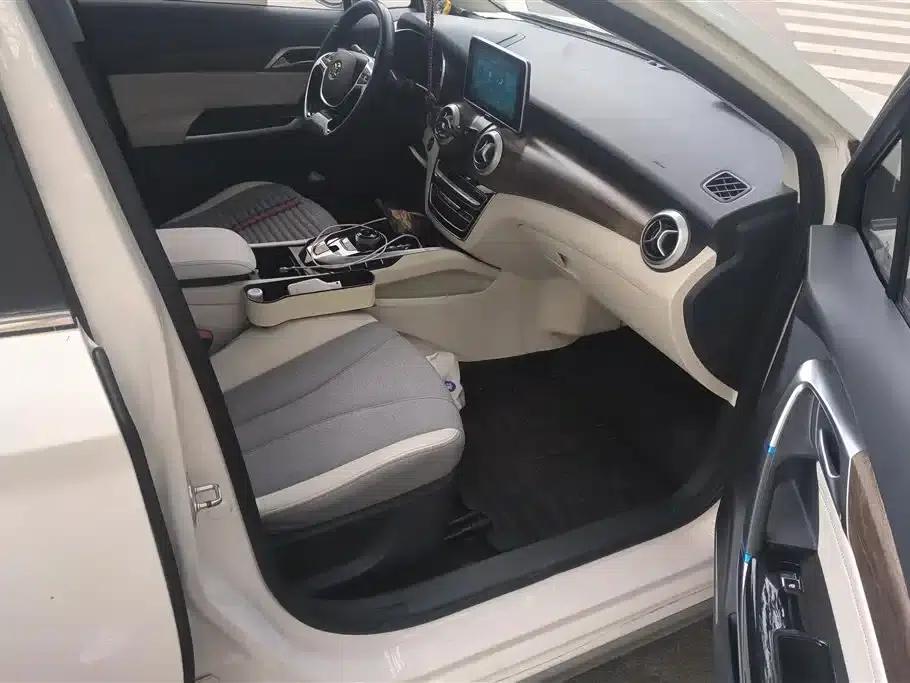 Beijing EU5 2018 R500 Smart Wind Edition — миниатюра 8
