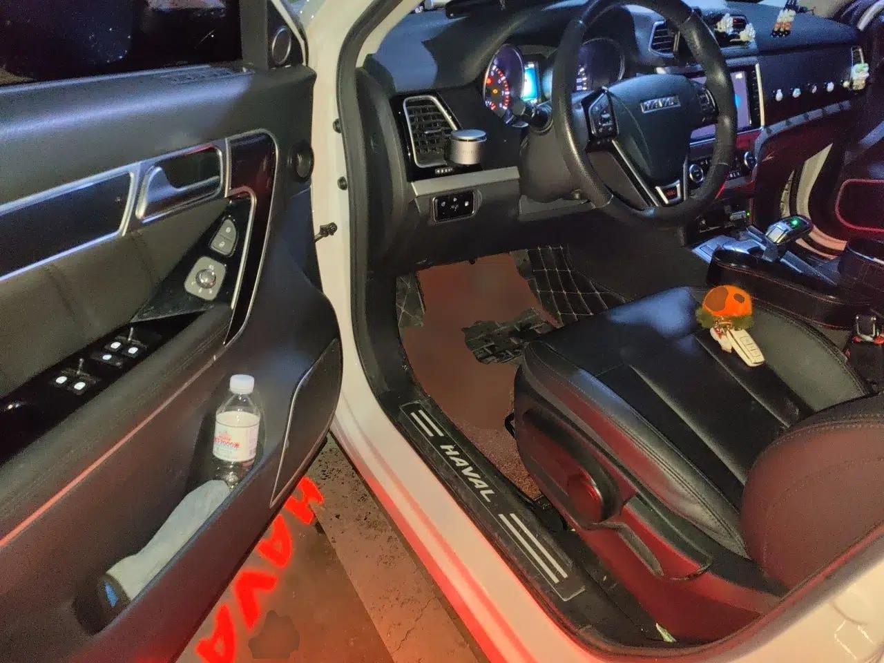 Haval H6 Coupe 2017 Red-Label 2.0T Automatic Two-Wheel Drive Urban Model — миниатюра 13