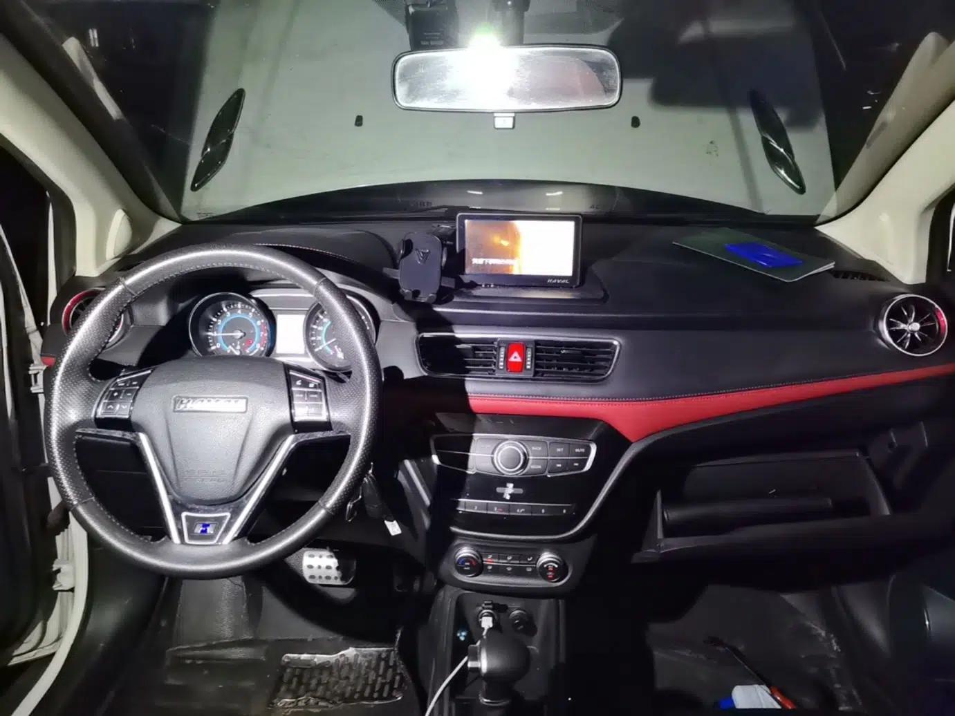 Haval H1 2016 Revised Version Blue Badge 1.5L AMT Luxury Edition — миниатюра 10
