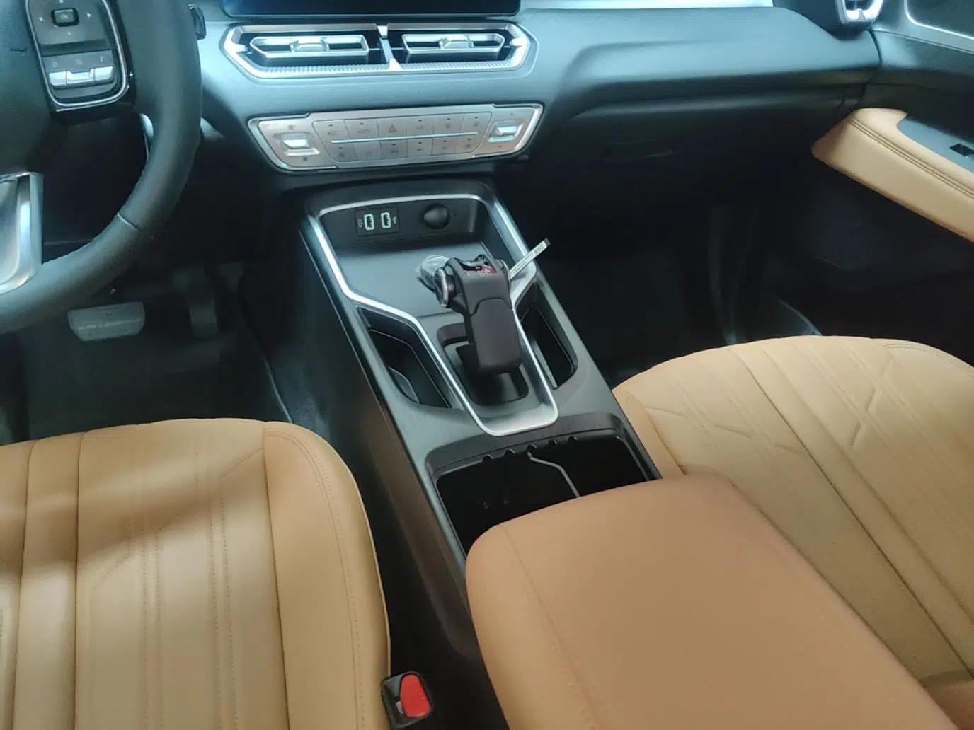Haval H5 2025 2.0T Automatic All-Wheel Drive Navigation Version Diesel — миниатюра 17
