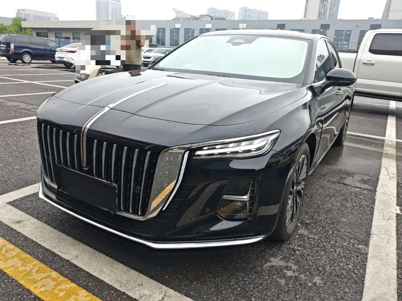 Hongqi H5 2025 2.0T Automatic Flag Edition – 500 000 Units Commemorative Version — миниатюра 1