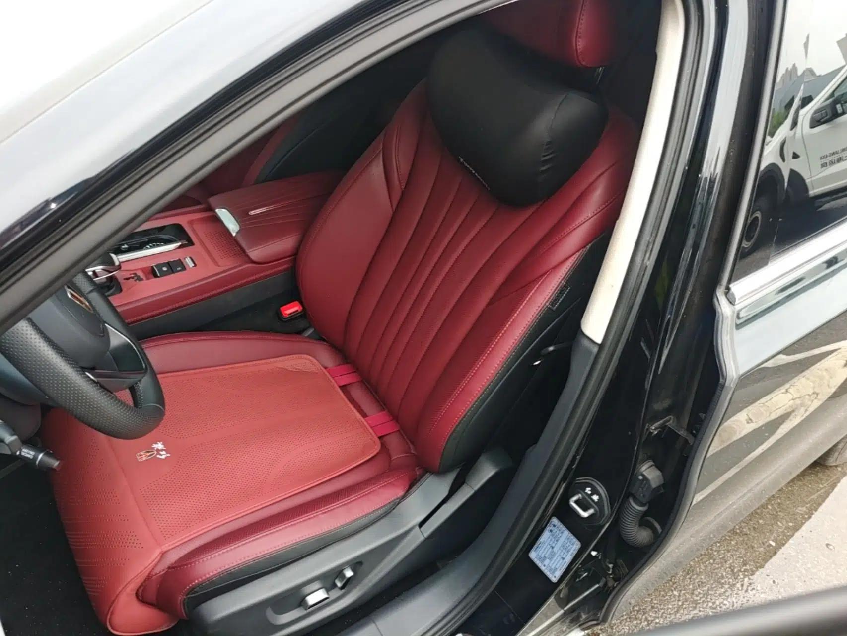 Hongqi H5 2025 2.0T Automatic Flag Edition – 500 000 Units Commemorative Version — миниатюра 17