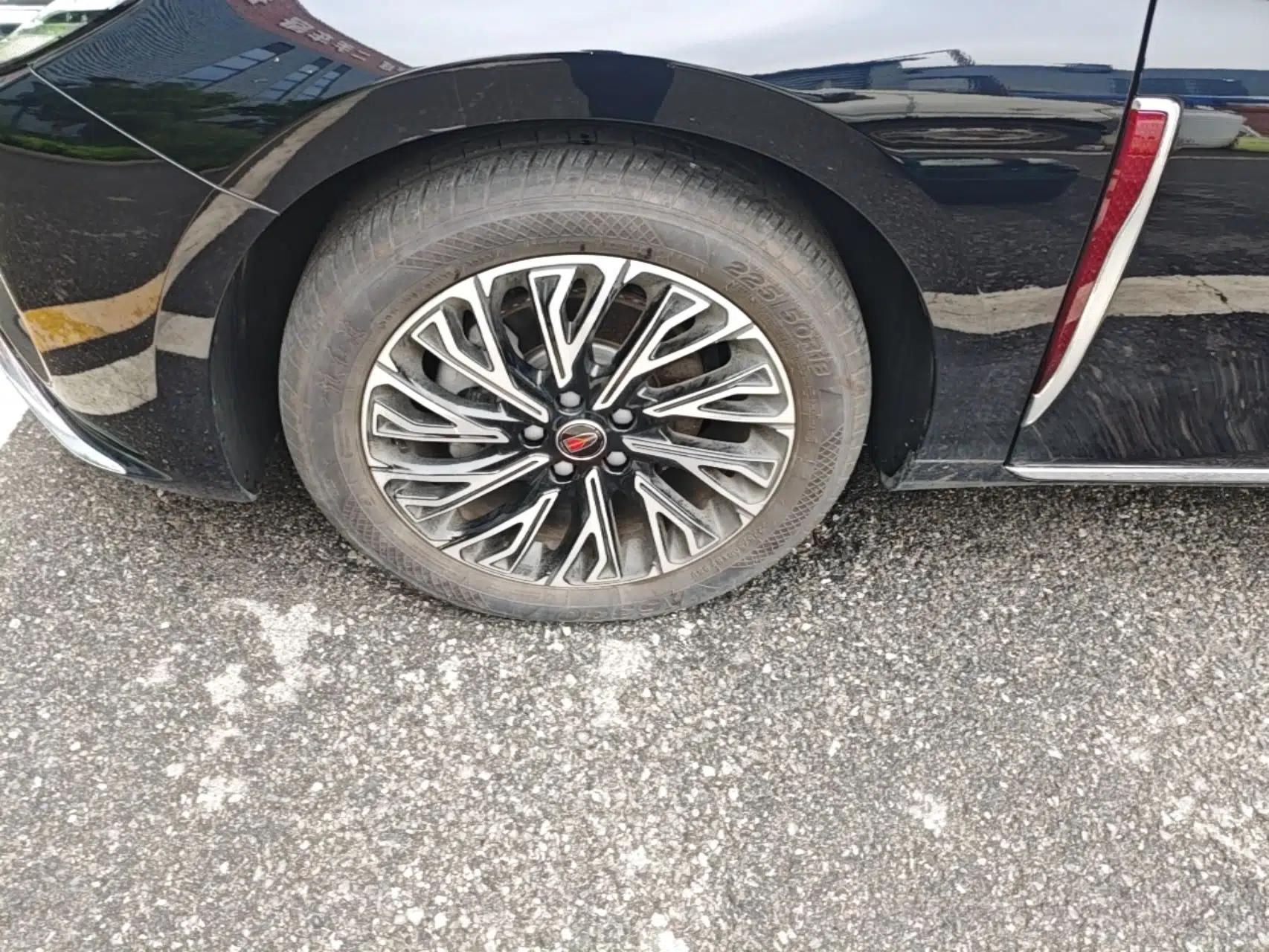 Hongqi H5 2025 2.0T Automatic Flag Edition – 500 000 Units Commemorative Version — миниатюра 9