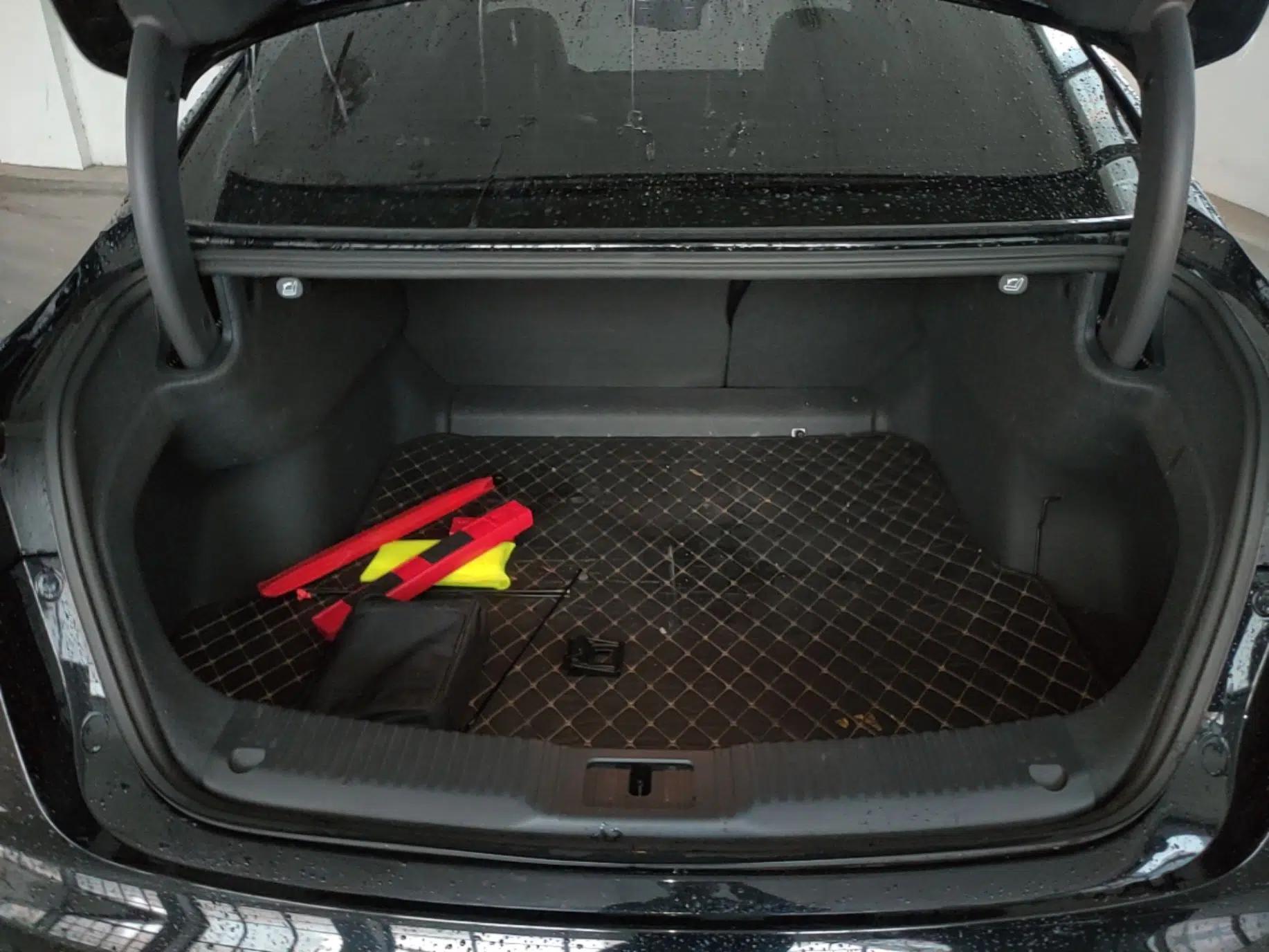 Hongqi H5 2023 2.0T Automatic Smart Connect Flagship Edition — миниатюра 22