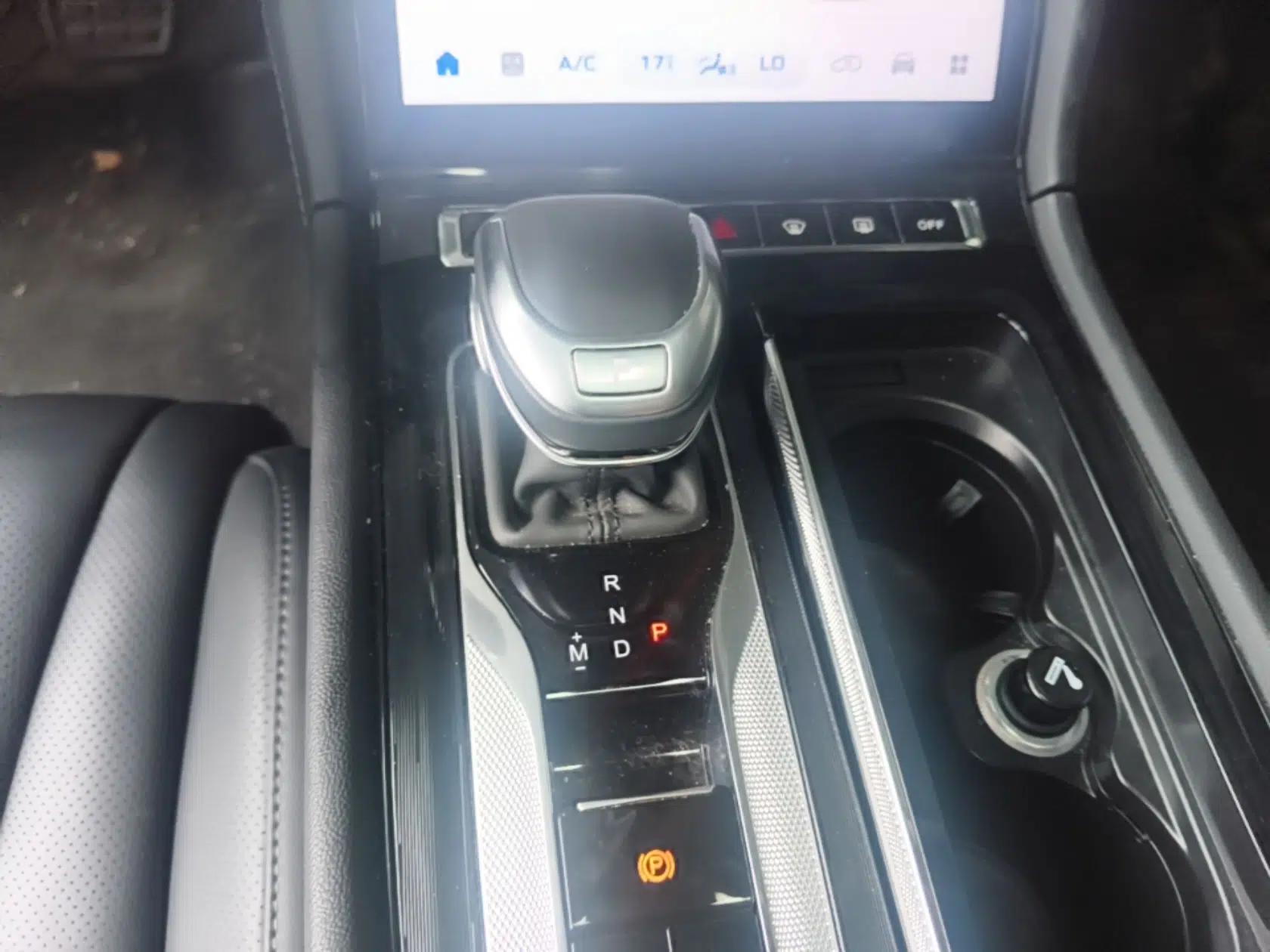 Hongqi H5 2023 2.0T Automatic Smart Connect Flagship Edition — миниатюра 17