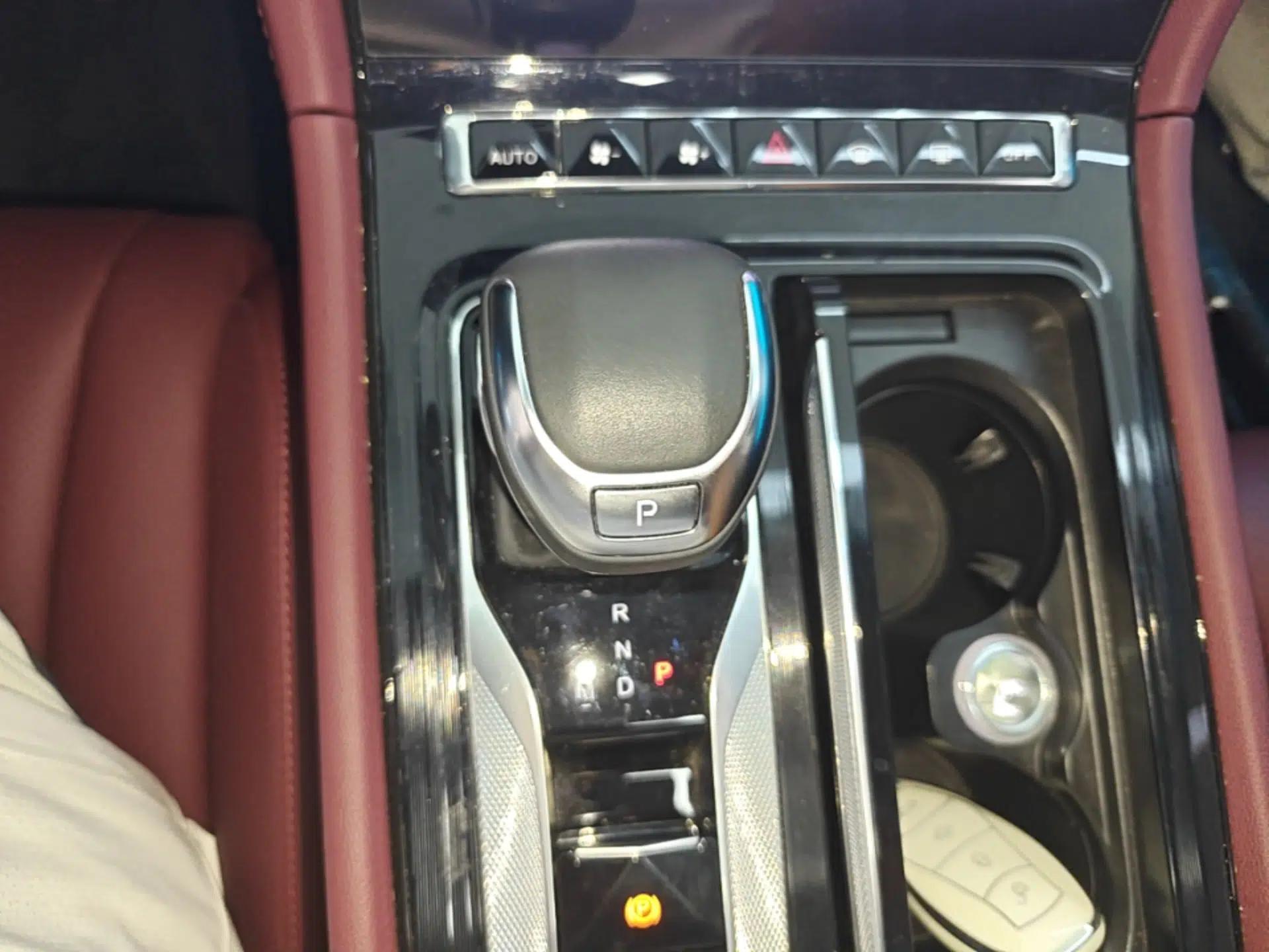 Hongqi H5 2023 1.5T DCT Smart Connect Flagship Edition — миниатюра 17